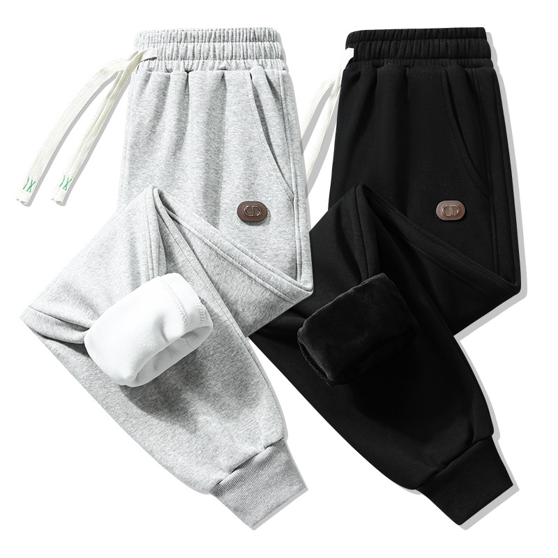 Fleece-béléses őszi-téli férfi sportnadrág, lazán szabott, elasztikus derékkal és kötővel, hosszú, modern jogger