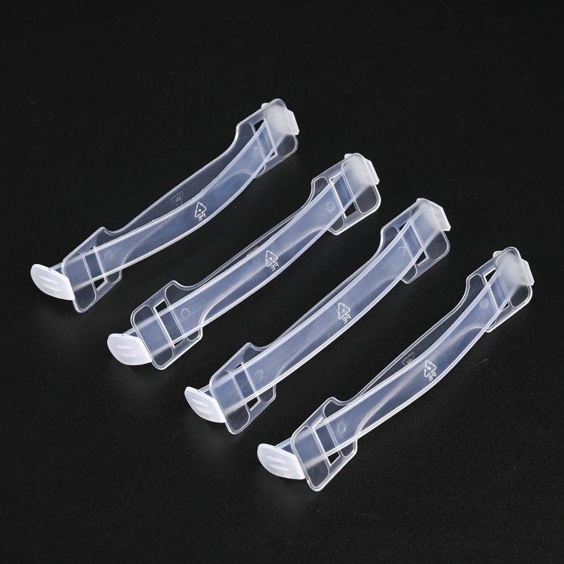 Mâner din plastic transparent pentru cutii din carton
