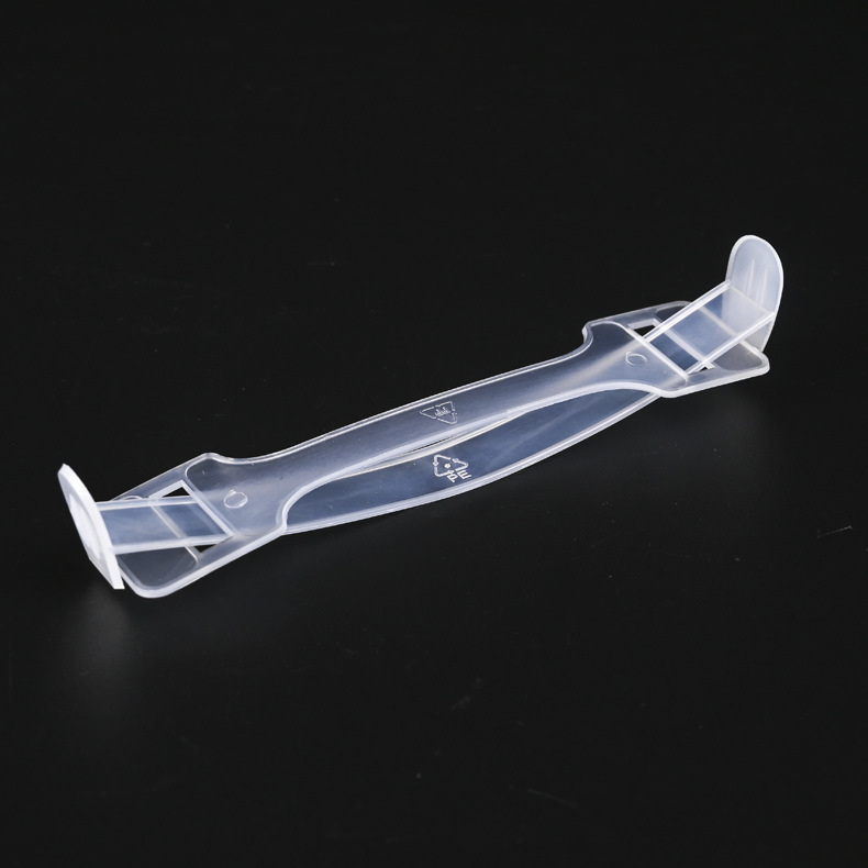 Mâner din plastic transparent pentru cutii din carton