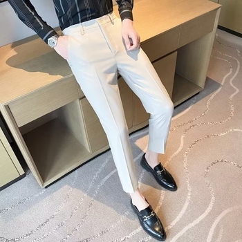 Muške cropped hlače, uski kroj, prugaste, elegantan izgled za proljeće-ljeto