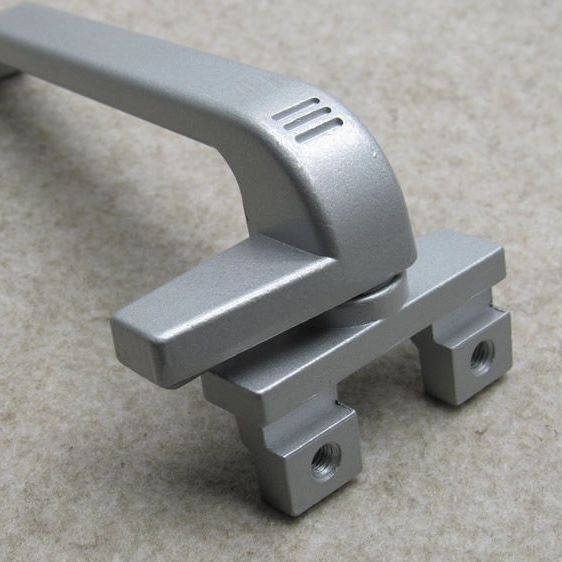 Aluminijska kvaka za prozor tipa 38 s blokirnim mehanizmom za nagibno-otvoreni prozor i zavjesni zid – klasičan dizajn