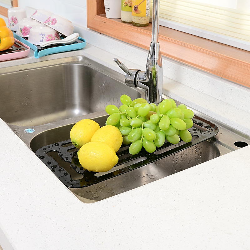 Plastični odvodični stalak uz sudoperu za kuhinjsko posuđe – držač za posuđe, tanjure, zdjele, pribor i čaše – višenamjenski stalak