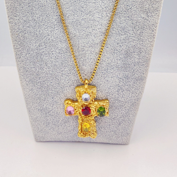 Krizni privjesak sa cirkonom od titan čelika