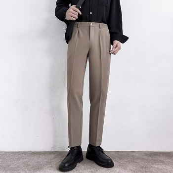 Muške crne hlače slim-fit kroja, ravnog kroja, ležerni ljetni komad s elegantnim padom materijala