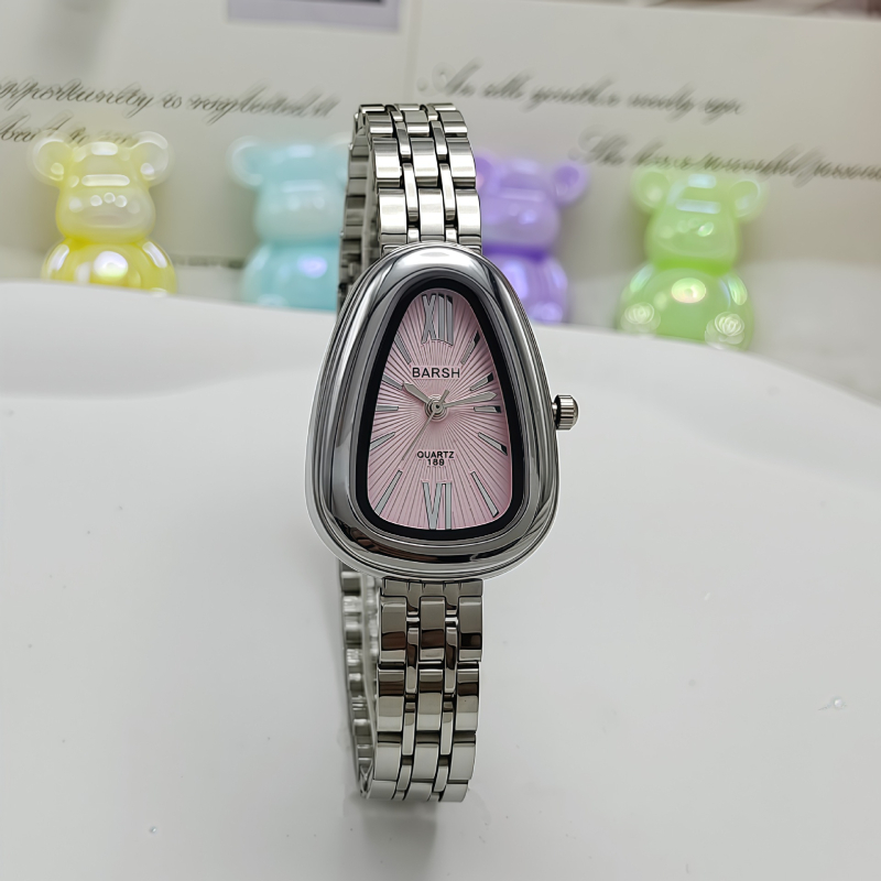 Ženski kvarcni sat s brojčanikom u obliku zmijine glave i nehrđajućim čeličnim remenom – elegantan i moderan.