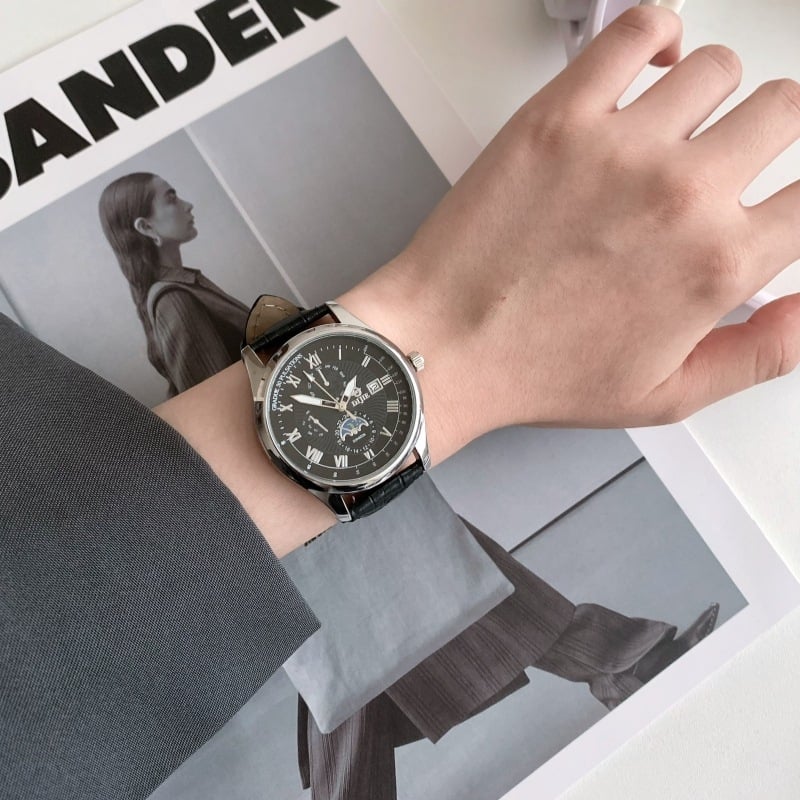 Unisex sat za tinejdžere, moderan casual stil, velik okrugli brojčanik 40 mm, kvarc, narukvica od umjetne kože, dekorativni detalji, svijetli u tami, kalendar