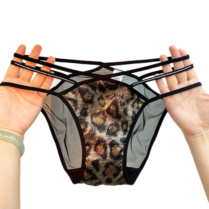 Ženske gaćice s leopard uzorkom, niska talija, tanke trake, prozračni dizajn s izrezima od Ice Silk tkanine