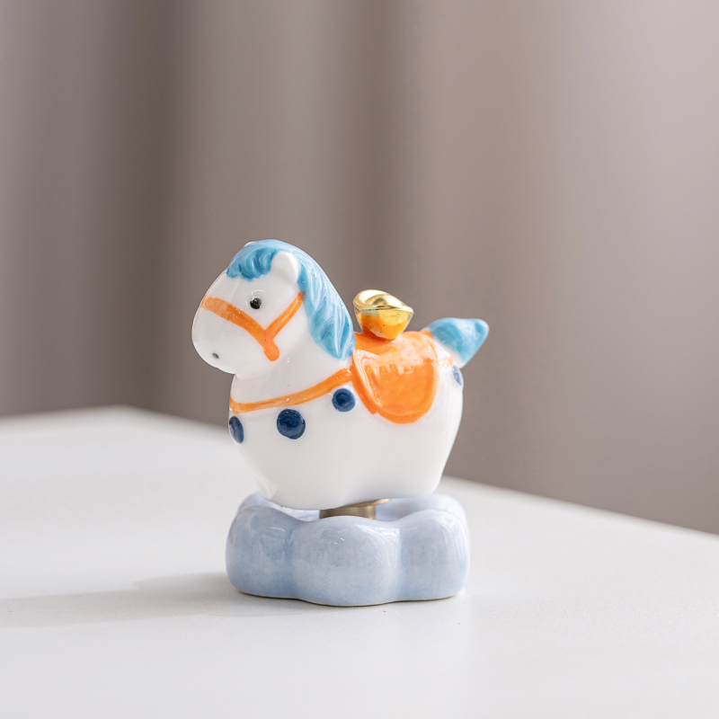 Jingdezhen kreativni Tang konj keramička ukrasna figurica — slatka okretna konj, novogodišnji suvenir