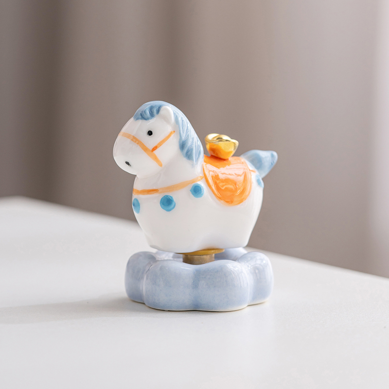 Jingdezhen kreativni Tang konj keramička ukrasna figurica — slatka okretna konj, novogodišnji suvenir