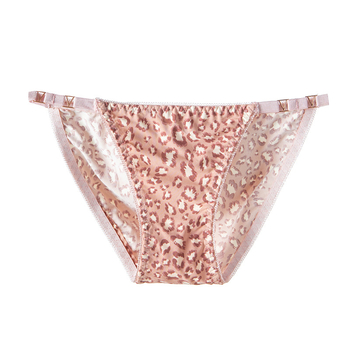 Žensko donje rublje od ice silk, niski struk, tanke naramenice, leopard uzorak, V-oblik dizajna