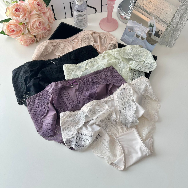 Ženske gaćice od ice silk s čipkom, nizak struk, prozračna