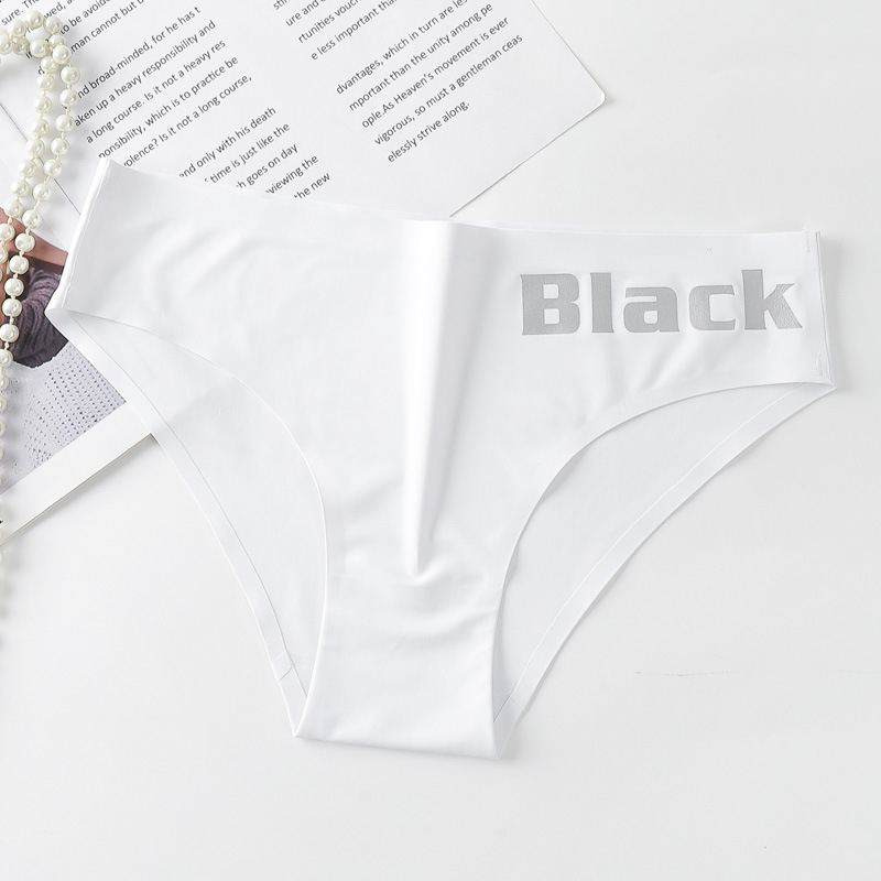 Ženske bikini gaćice sa srednjim strukom, Ice Silk materijal, pamukova podstava u preponskoj zoni, crni natpis