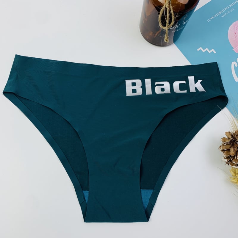 Ženske bikini gaćice sa srednjim strukom, Ice Silk materijal, pamukova podstava u preponskoj zoni, crni natpis