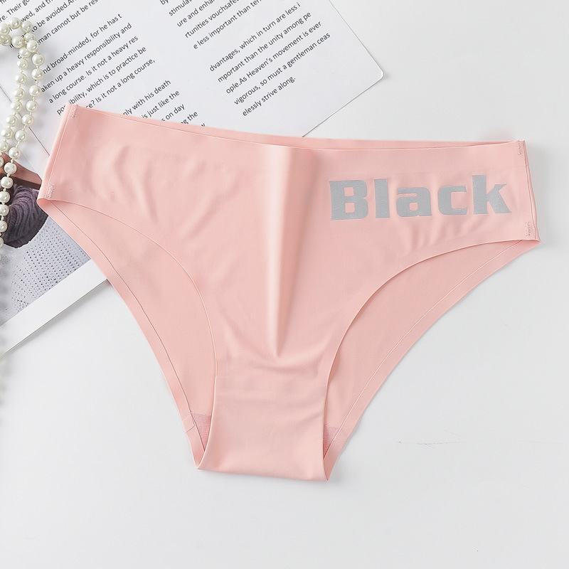 Ženske bikini gaćice sa srednjim strukom, Ice Silk materijal, pamukova podstava u preponskoj zoni, crni natpis