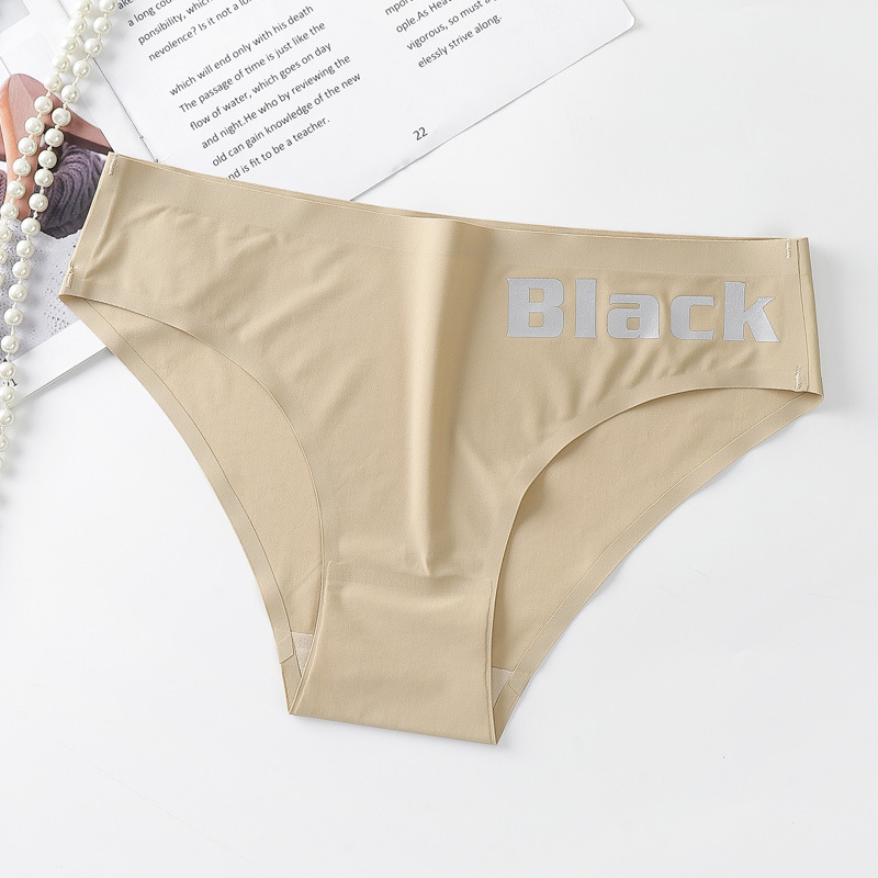 Ženske bikini gaćice sa srednjim strukom, Ice Silk materijal, pamukova podstava u preponskoj zoni, crni natpis