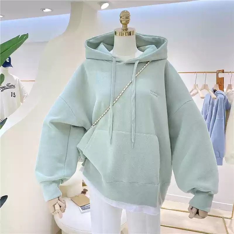 Női vastag kapucnis pulóver fleece belsővel, laza szabás, két részes hatású megjelenés, őszi-téli szezonra