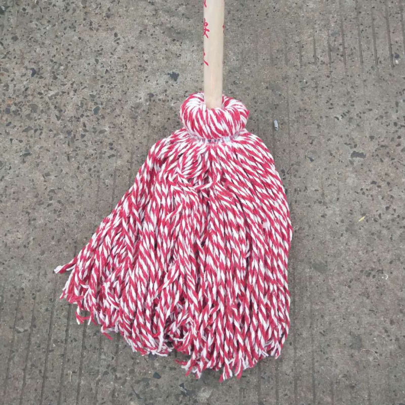 Kućni mop od 100% pamuka s drvenom drškom, tradicionalan jednostavan dizajn, produžena i veća glava, без ispada vlakana.