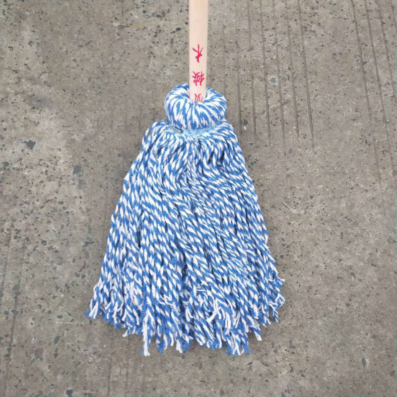 Kućni mop od 100% pamuka s drvenom drškom, tradicionalan jednostavan dizajn, produžena i veća glava, без ispada vlakana.