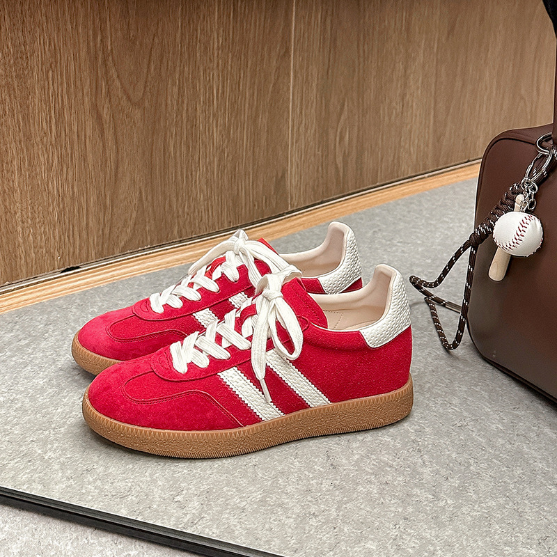Női bőrből készült magasságot növelő sneakers, 6 cm-es vastag talppal, könnyű sportos mindennapi viselet