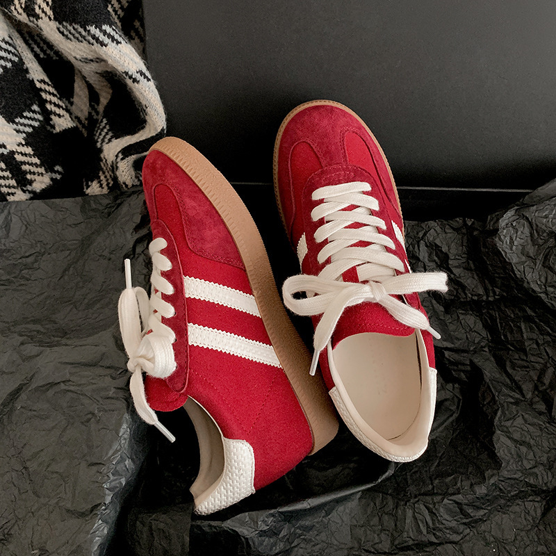 Női bőrből készült magasságot növelő sneakers, 6 cm-es vastag talppal, könnyű sportos mindennapi viselet
