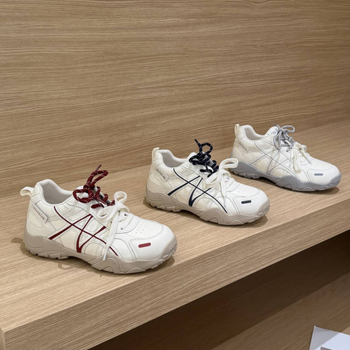 Γυναικείες casual sneakers από γνήσιο δέρμα με αύξηση ύψους, λευκές, με στρογγυλή μύτη, υψηλό επάνω μέρος, 3–5 cm