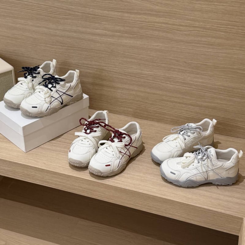 Γυναικείες casual sneakers από γνήσιο δέρμα με αύξηση ύψους, λευκές, με στρογγυλή μύτη, υψηλό επάνω μέρος, 3–5 cm