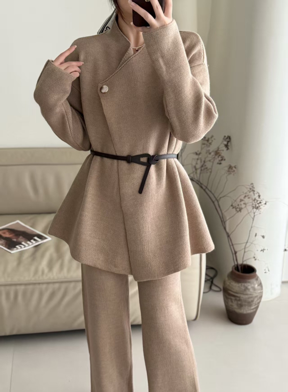 Elegantni dvodijelni pleteni komplet za žene: opušteni oversized džemper i ravne hlače