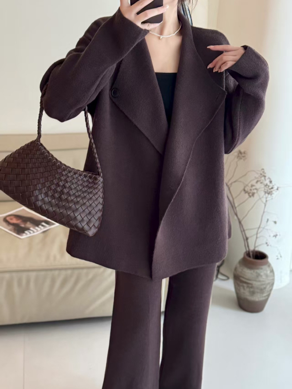 Elegantni dvodijelni pleteni komplet za žene: opušteni oversized džemper i ravne hlače