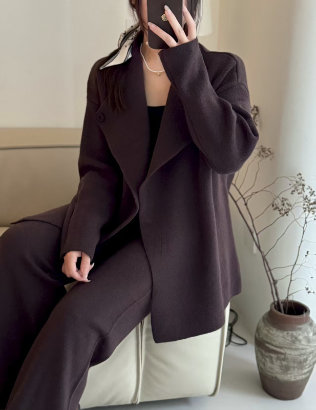 Elegantni dvodijelni pleteni komplet za žene: opušteni oversized džemper i ravne hlače