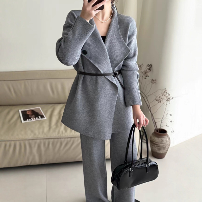 Elegantni dvodijelni pleteni komplet za žene: opušteni oversized džemper i ravne hlače