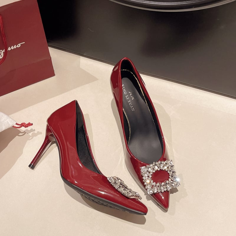 2025 nove ženske štikle s oštrim nosom i malim otvorom, rhinestones, lakirana koža, nude boja