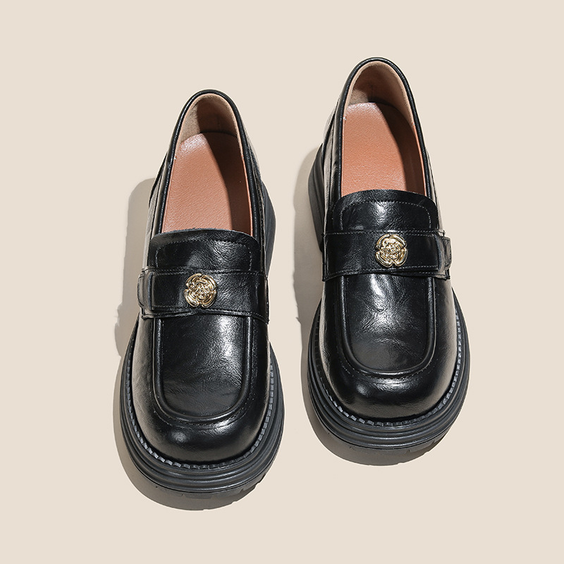 Camellia vastag talpú slip-on loafers nőknek, tavasz 2025, rejtett magasság-növelés, retro brit stílus, kicsi méret, műbőr