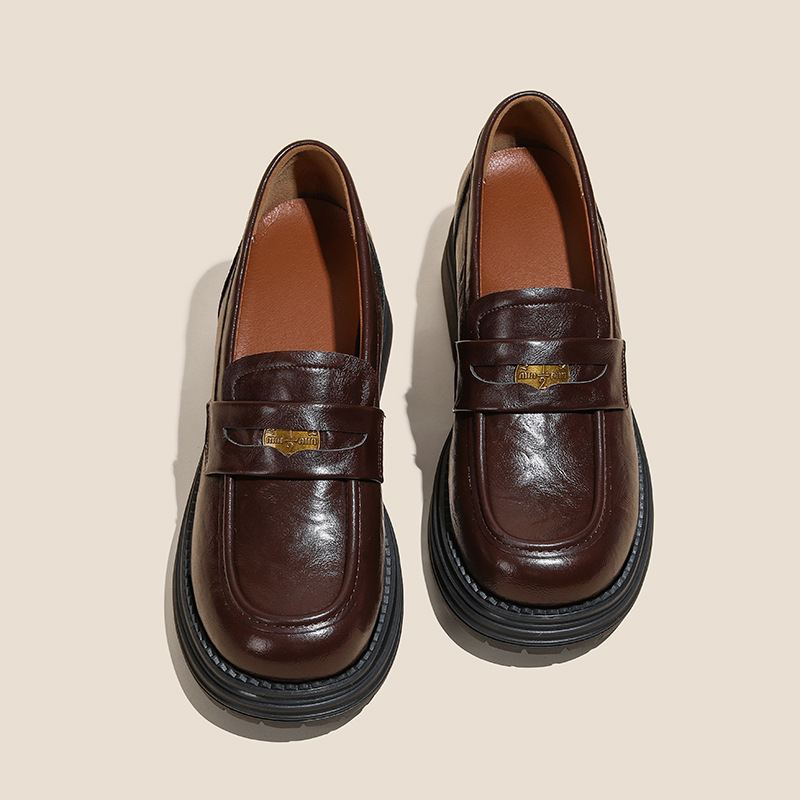 Camellia vastag talpú slip-on loafers nőknek, tavasz 2025, rejtett magasság-növelés, retro brit stílus, kicsi méret, műbőr
