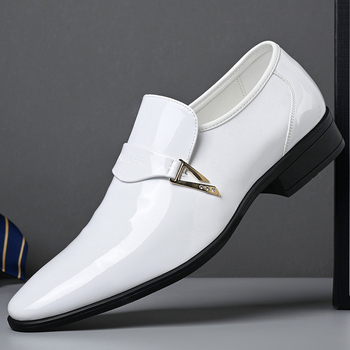 Férfi elegáns bőr mokaszin, hegyes orral, slip-on, fehér, modell 5755