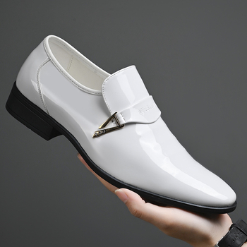 Férfi elegáns bőr mokaszin, hegyes orral, slip-on, fehér, modell 5755
