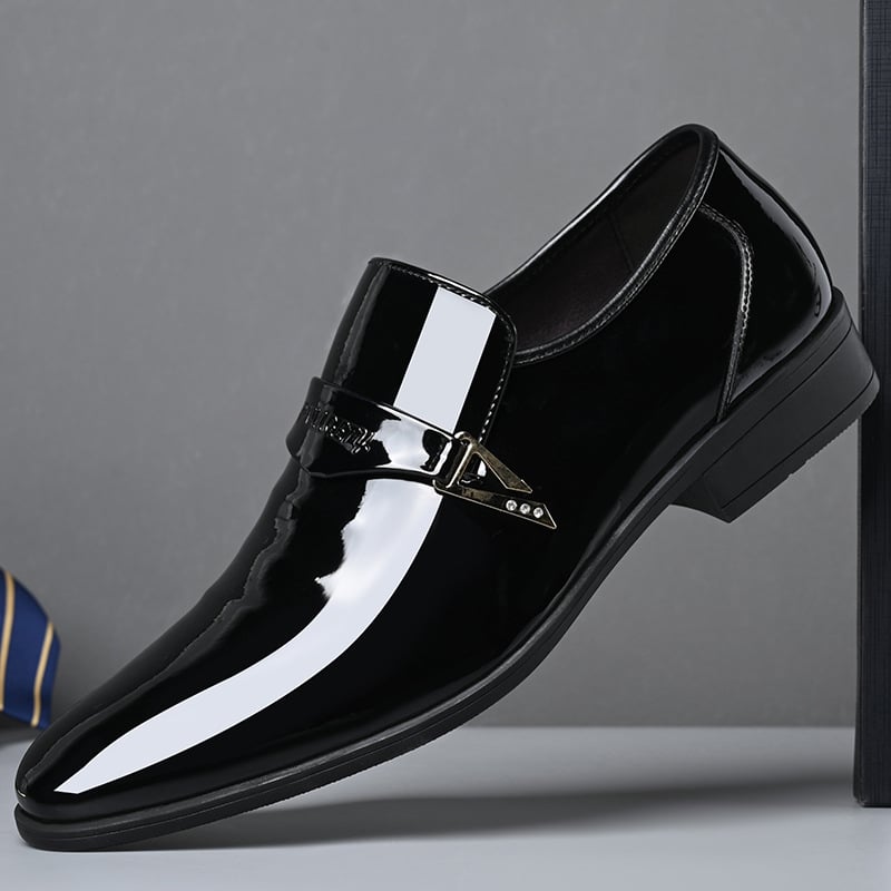 Férfi elegáns bőr mokaszin, hegyes orral, slip-on, fehér, modell 5755