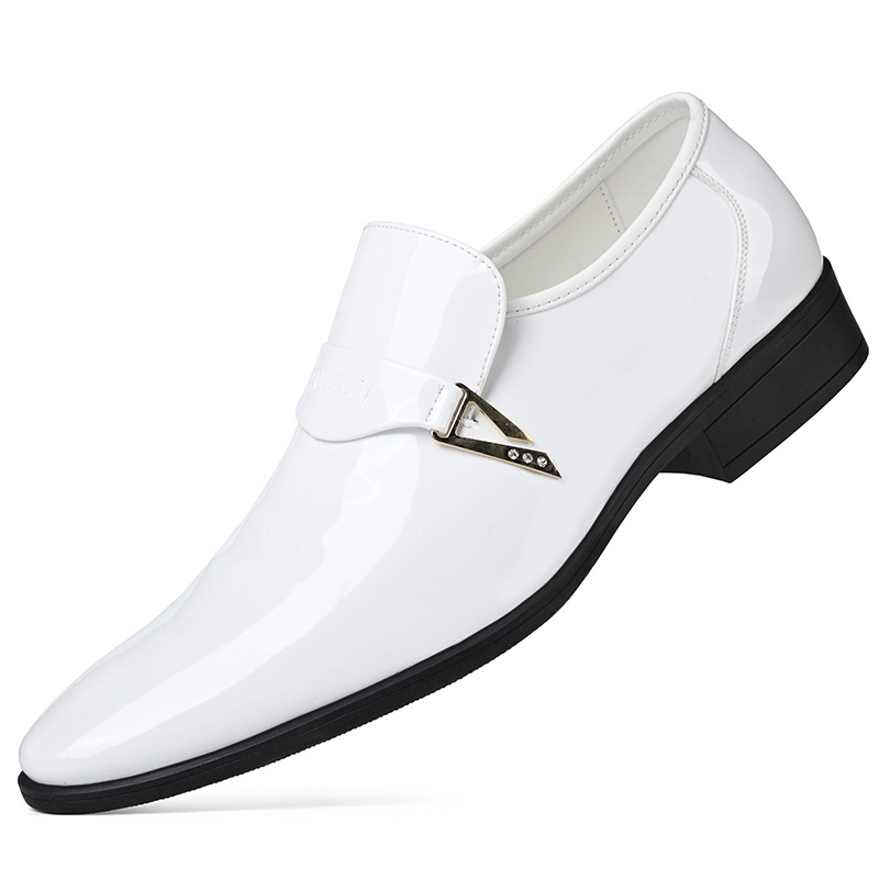 Férfi elegáns bőr mokaszin, hegyes orral, slip-on, fehér, modell 5755