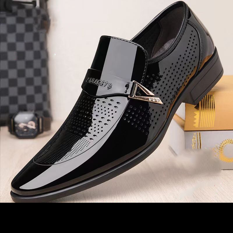 Férfi elegáns bőr mokaszin, hegyes orral, slip-on, fehér, modell 5755