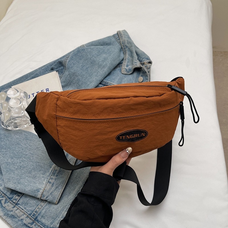 Ženska lagana najlonska crossbody torba s jednim remenom, model 2026, za aktivnosti na otvorenom