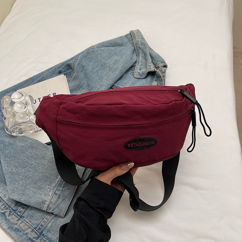 Ženska lagana najlonska crossbody torba s jednim remenom, model 2026, za aktivnosti na otvorenom