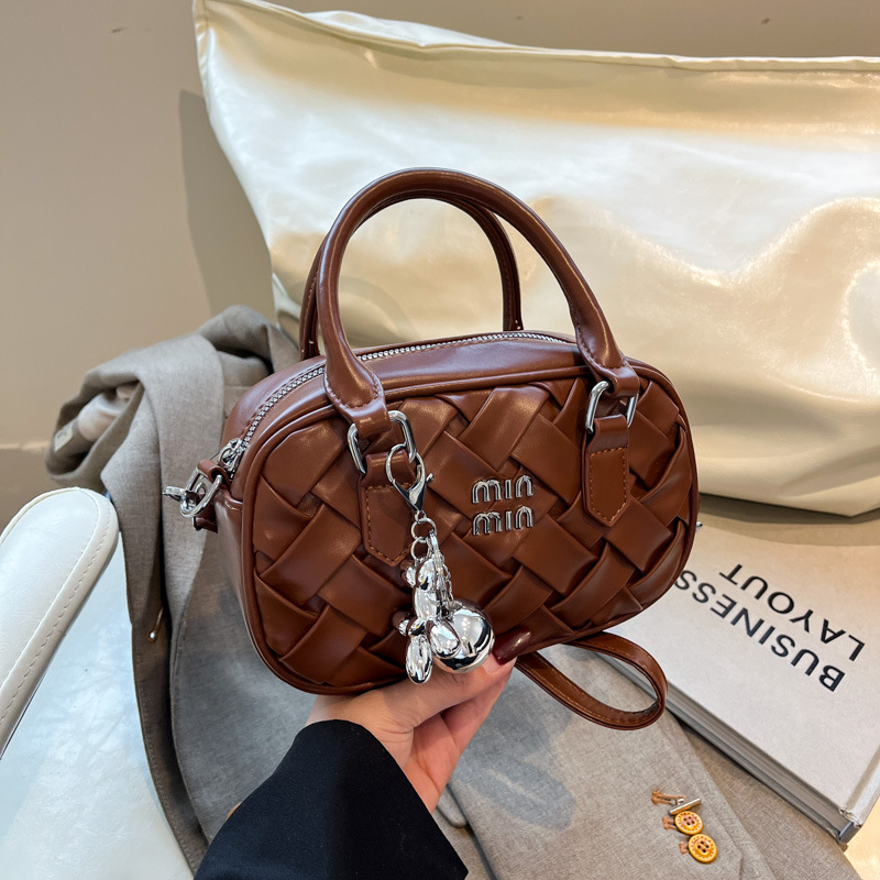 Ženska ručna tkana torba nišne mode, 2025 nova retro, svestrana za casual i svakodnevne potrebe, torba preko ramena ili crossbody