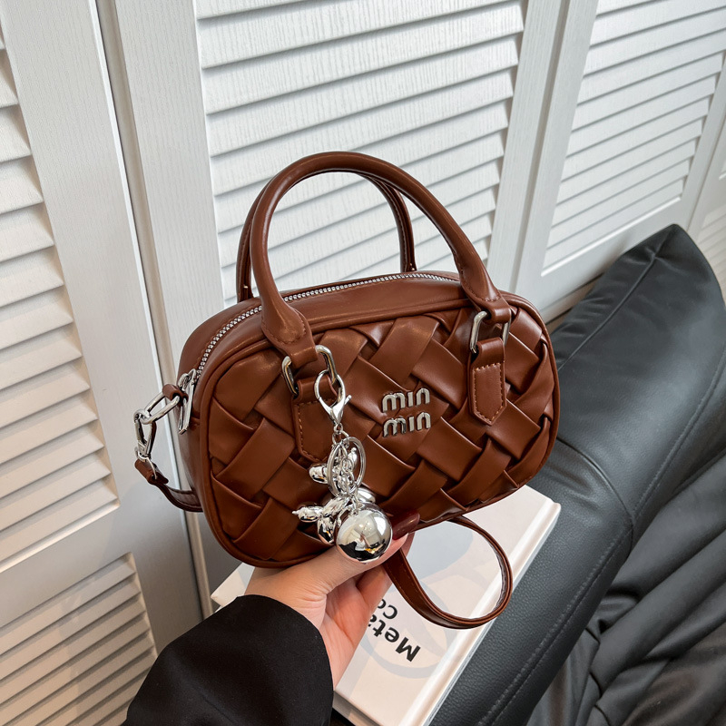 Ženska ručna tkana torba nišne mode, 2025 nova retro, svestrana za casual i svakodnevne potrebe, torba preko ramena ili crossbody