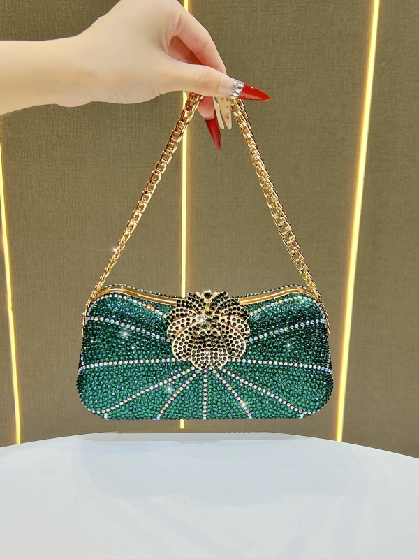 Ženska večernja torbica sa kristalima – luksuzni clutch za formalne prilike