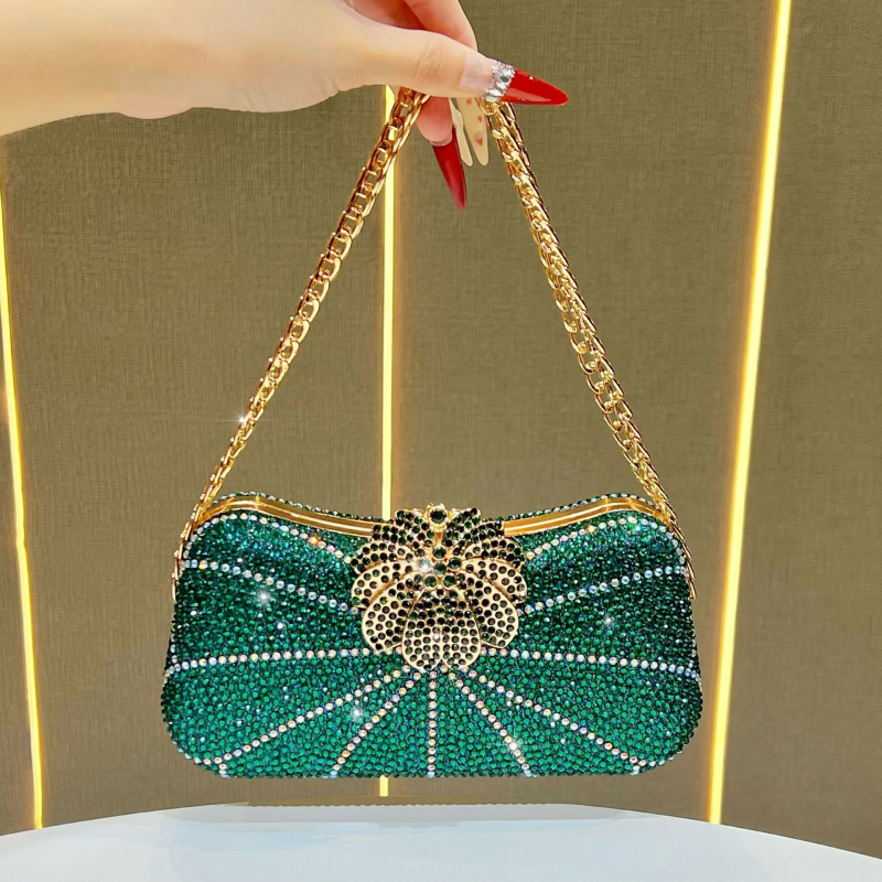 Ženska večernja torbica sa kristalima – luksuzni clutch za formalne prilike