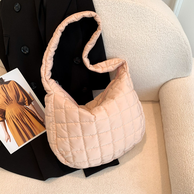 Teksturirana ženska torba velikog kapaciteta — dumpling oblika tote, preko ramena ili crossbody