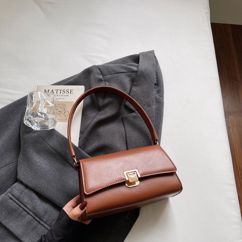 Μαύρη γυναικεία crossbody τσάντα με έναν ιμάντα, μικρή τετράγωνη μορφή, φθινόπωρο 2025
