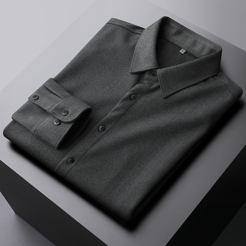 Férfi hosszú ujjú vastagított ing-jacka, slim-fit, őszi 2025, egyszínű, hegyes gallér, poliészter