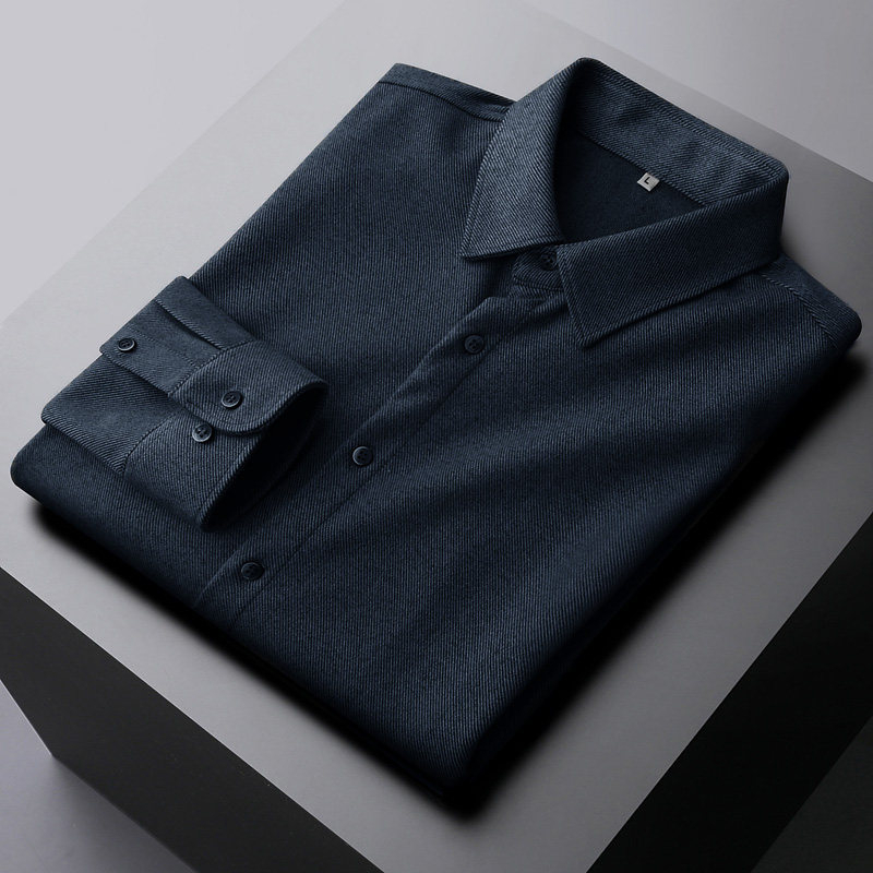 Férfi hosszú ujjú vastagított ing-jacka, slim-fit, őszi 2025, egyszínű, hegyes gallér, poliészter