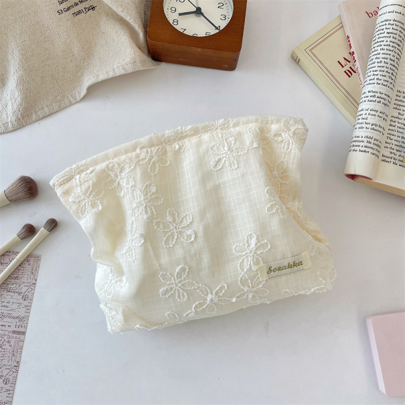 Csipkés hímzett kozmetikai táska háromdimenziós mintával, rúzs és bőrápolás tárolására, hordozható, nagy kapacitású clutch nőknek