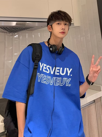 Bordó férfi rövid ujjú póló, utcai stílus, nyári retró japán dizájn